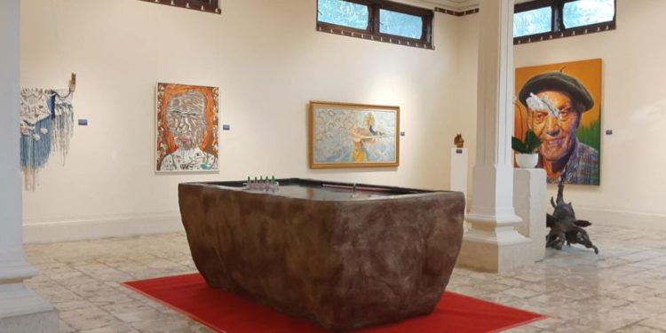 Homo Ludens di Atas Sarkofagus