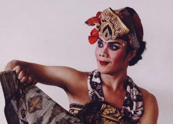 Tara Listiawan, Kesetiaan Membina Anak-anak Menari di Desa Padang Bulia