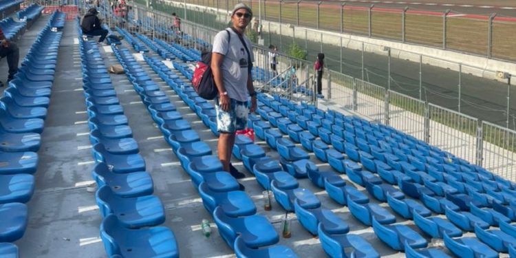 Cerita dari Lombok: Teater, Tenun dan MotoGP