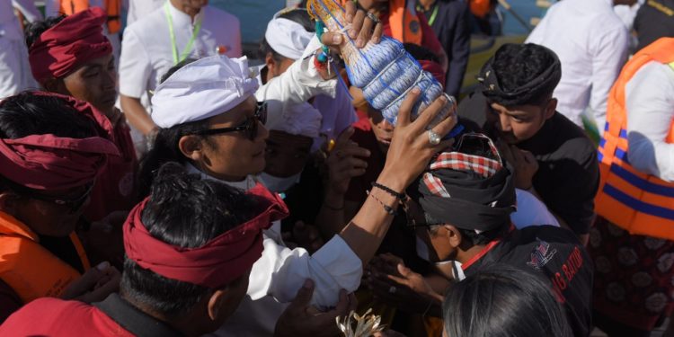 Yang Tersisa dari Karya Agung Danu Kerthi di Danau Batur (2): Bersatunya Air Suci dari Tiga Pulau di Danau Batur
