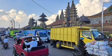 Rabu, Ida Bhatara-Bhatari Sakti Batur Melasti ke Segara Watuklotok, 500-an Mobil Pengiring