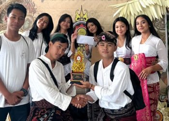 Terbaik pada Lomba Musikalisasi Puisi di Unud, Komunitas Budang Bading Badung Makin Kompak