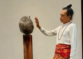 Gigi Emas, Rasa Ngilu Seorang Pematung
