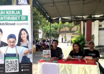 Whoosh…Mencari Kerja Secepat Laju Kereta Api Ekspres