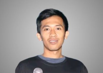 Komang Sujana, Menulis Puisi, Meraih Gerip Maurip