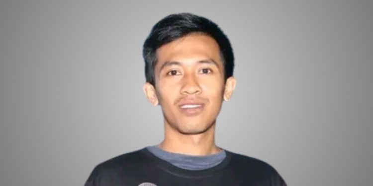 Komang Sujana, Menulis Puisi, Meraih Gerip Maurip