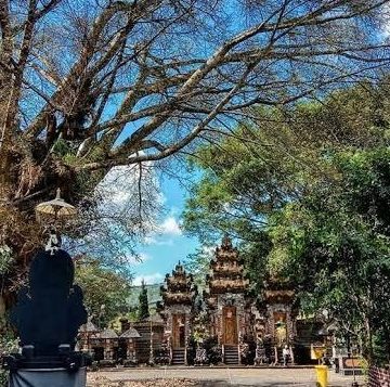 Meresapi Kedamaian dari Pura Bukit Mentik di Punggung Gunung Batur