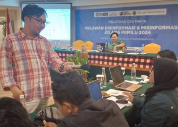 Perangi Hoaks Jelang Pemilu, 30 Jurnalis dari Lima Provinsi Berlatih Cek Fakta AMSI di Bali