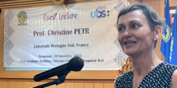 Media Sosial untuk Membangun Loyalitas Wisatawan ke Bali | Dari Kuliah Umum Prof. Christine PETR di Unud