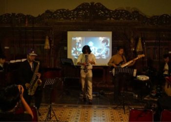 Menyimak Bunyi-bunyian Karya Manusia dan Kecerdasan Buatan dalam konser Artificial Intelligence