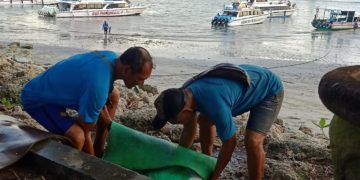 Nasib Kelompok Porter Lepas Asal Nusa Penida di Pelabuhan Sanur