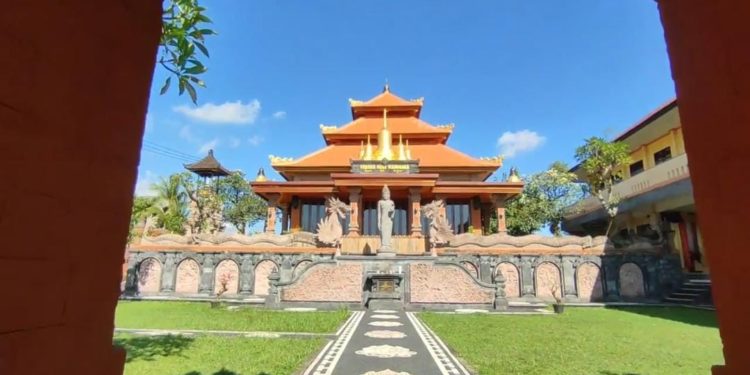 Wihara Giri Manggala: Menyatukan Kearifan Hindu dan Buddha