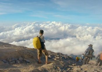 Mendaki Gunung Tempat Para Dewa Berstana