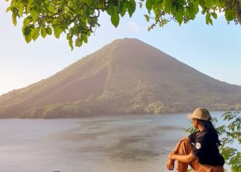 Mengarungi Lautan Indonesia: Menapaki Surga Banda Neira