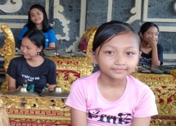 Anak-Anak Desa Kedis, Berkesenian Sejak Dalam Kandungan