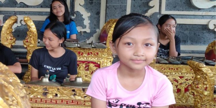 Anak-Anak Desa Kedis, Berkesenian Sejak Dalam Kandungan