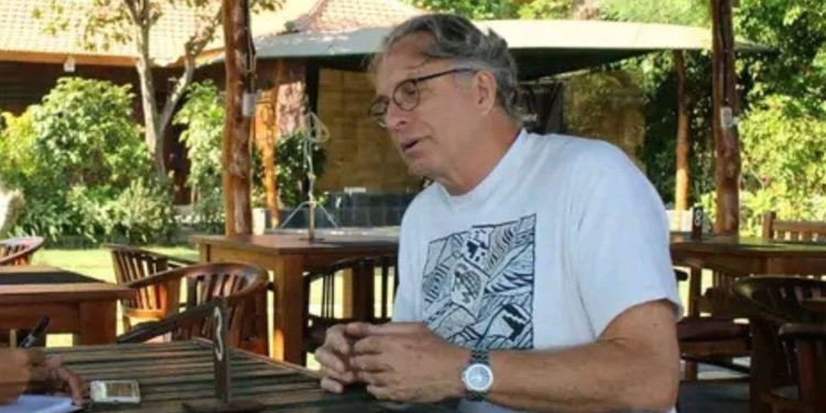 Chris Brown, Tukang Kebun Laut Pemuteran