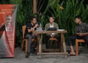 Sihir “Kematian” di Mimbar Obituari Frans Nadjira