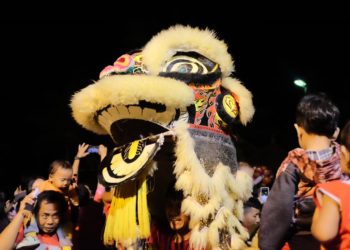 Perayaan Imlek di Klenteng Ling Gwan Kiong: Kelincahan Barongsai, Sukacita Warga Singaraja