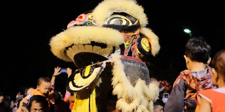 Perayaan Imlek di Klenteng Ling Gwan Kiong: Kelincahan Barongsai, Sukacita Warga Singaraja