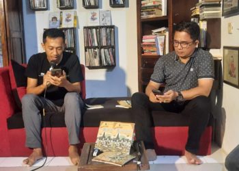 Komang Sujana Kenalkan Renganis Lewat Puisi Bali Modern | Catatan dari Ulas Buku Klub Buku Singaraja #2