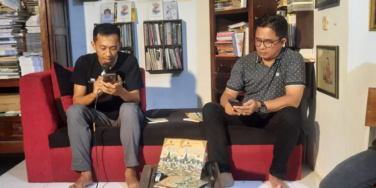 Komang Sujana Kenalkan Renganis Lewat Puisi Bali Modern | Catatan dari Ulas Buku Klub Buku Singaraja #2