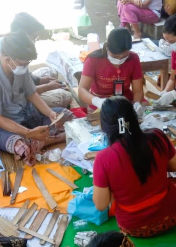 Konservasi Lontar di Desa Panji Buleleng, Awalnya “Sambrag”, Akhirnya Teridentifikasi