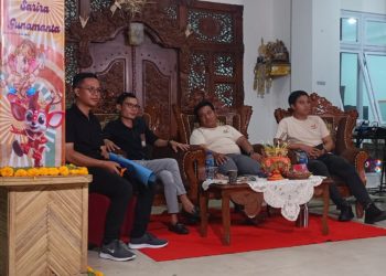 Buku Cerpen Berbahasa Bali “Ada…” Karya Komang Adnyana Dibedah Santai dan Serius di STAHN Mpu Kuturan Singaraja