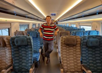 Naik Kereta Cepat Whoosh, Nyaman dan Bangga