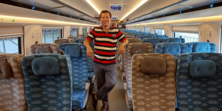 Naik Kereta Cepat Whoosh, Nyaman dan Bangga