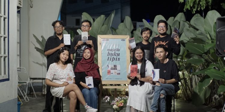 Majelis Buku Tipis dari Komunitas Akarpohon: Bicara 8 Buku Tipis dari 8 Penulis