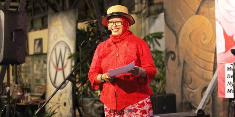 Himne Seorang Gadis di Wapress Bulungan Sastra Reboan