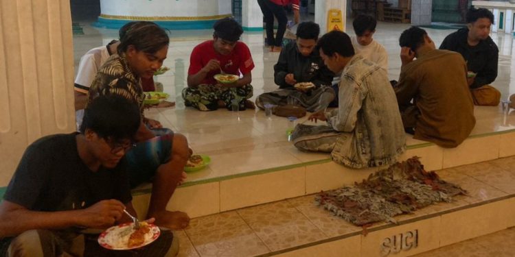Sahur Bersama di Masjid Jami’ Singaraja, Hal yang Ditunggu Saat Bulan Puasa