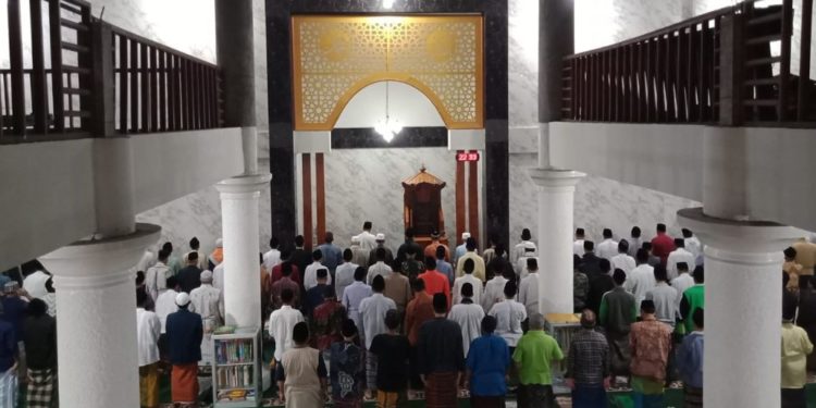 Tradisi Desa Pegayaman di Bulan Ramadan: Salat Tarawih di Masjid Pukul Sepuluh Malam