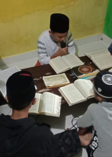 Tradisi Tadarus Al-Qur’an Bersama di Rumah-Rumah Warga Saat Bulan Puasa