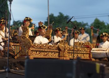 Inilah Cerita Lengkap “Kisruh” Gong Kebyar Legendaris Mebarung di Panggung Hut Kota Singaraja