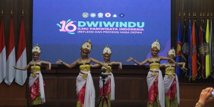 Sekuntum Kamboja Bagi Dwiwindu Ilmu Pariwisata Indonesia