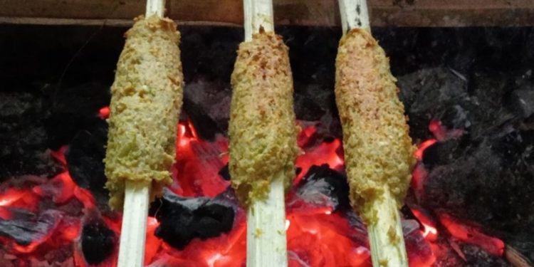 Belajar Menulis, Sate Keladi, dan Kepedulian