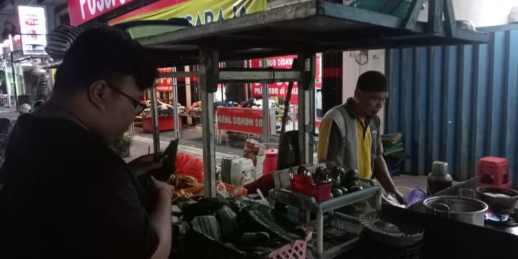 Menengok Jalan Ahmad Yani Singaraja Pukul Sepuluh Malam