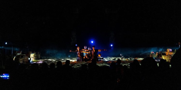 Pandangan Atas Tanah Dulu dan Kini : Catatan Repertoar Tari “Sejak Padi Mengakar”