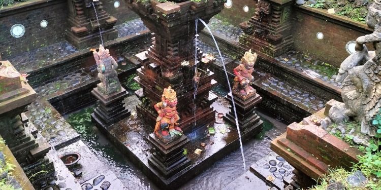 Pancaka Tirta: Melihat Unsur Api dalam Air sebagai Peleburan Melalui Adi Parwa dan Japatuan