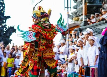 Menyaksikan Lakon Wayang Wong “Ripati Patih Sputa Daksa lan Pratapa Naksir” di Pura Ratu Gede Sambangan Tejakula