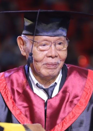 Made Tawa, Kakek 81 Tahun, Mahasiswa STAHN Mpu Kuturan Singaraja Itu pun Diwisuda