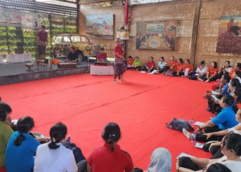 Rare Bali Festival: Made Taro Bimbing Guru PAUD dan TK Workshop Permainan Tradisional
