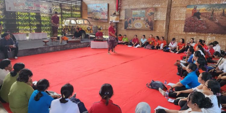 Rare Bali Festival: Made Taro Bimbing Guru PAUD dan TK Workshop Permainan Tradisional