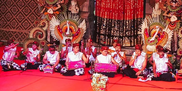 Pesan Moral, Asmara dan Cinta dalam Genjek Gensos Mahardika, Subagan-Karangasem