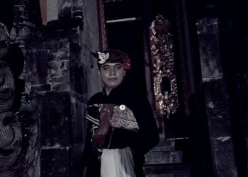 Ramuan Sirih-Pinang Dalang Putu Ardiyasa dalam Fragmentari “Ngerajasinga”