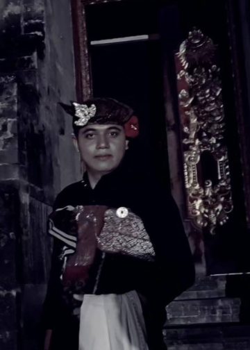 Ramuan Sirih-Pinang Dalang Putu Ardiyasa dalam Fragmentari “Ngerajasinga”