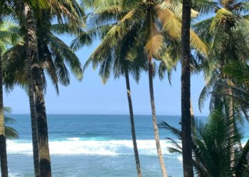 Menyambangi Keindahan Alam Pantai Pidakan di Pacitan — Benarkah Pacitan jadi Bali-nya Jawa?
