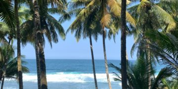 Menyambangi Keindahan Alam Pantai Pidakan di Pacitan — Benarkah Pacitan jadi Bali-nya Jawa?